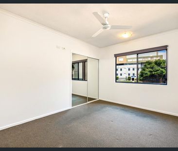 Modern Two Bed, Two Bath Unit in Secure Cairns Pavilions - Photo 5