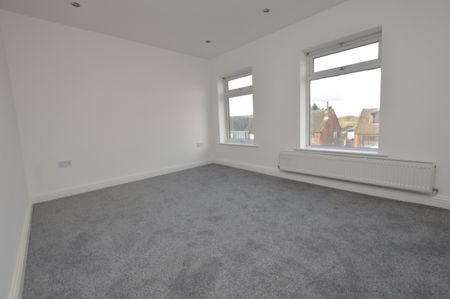 3 Bedroom Terraced House - Photo 5