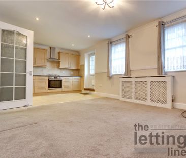 Forty Hill, Enfield, Middlesex, EN2 9HT - Photo 2