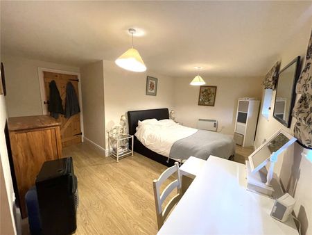 Kentisbeare, Cullompton, Devon, EX15 - Photo 5