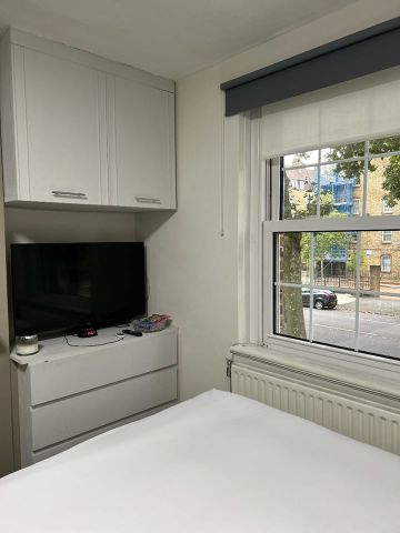 Room in a Shared Flat, Irving House, SE17 - Photo 3