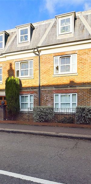 Station Road Hampton - 1 bedroomProperty for lettings - Chasebuchanan - Photo 1