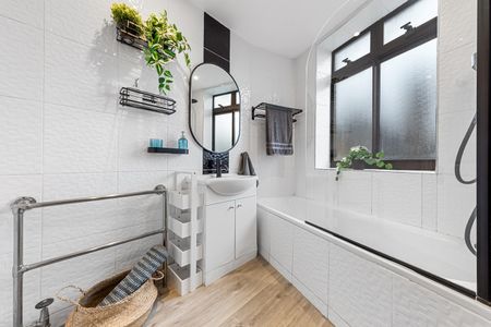 1 Bed Flat, Upper Berkeley Street, W1H - Photo 2