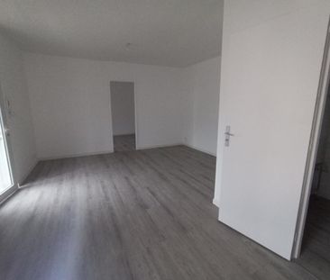 F2 PLACE DES BUGHES - Photo 6