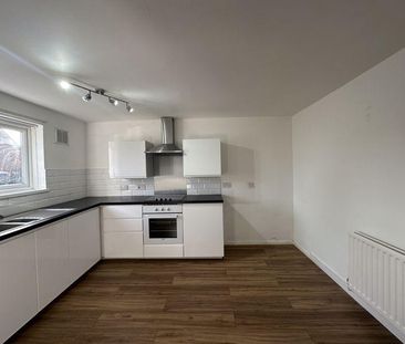 3 bedroom terraced house to rent - Photo 6