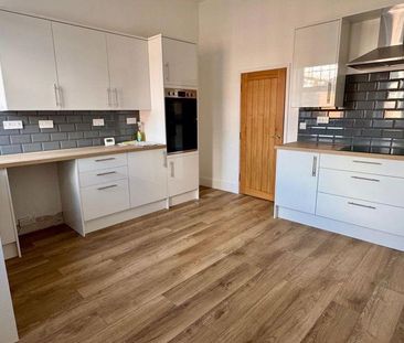 3 bedroom apartment to rent - Photo 3