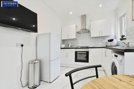 3 bedroom House To Let Total Size: 883 SQ FT - Photo 4