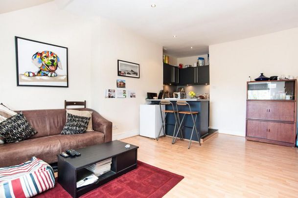 1 bedroom flat to rent - Photo 1