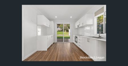 Renovated 3 Bedroom Family Home! - Photo 2