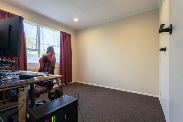 12B Bell Street, Tawa - Photo 1