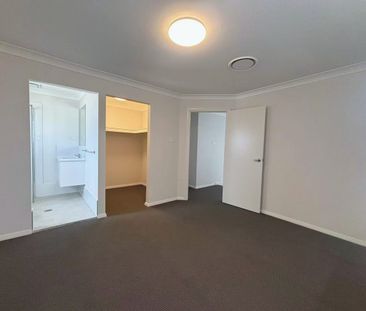 BRAND NEW CORNER HOME WITH ABUNDANT NATURAL LIGHT 10 Parhelion Stre... - Photo 6