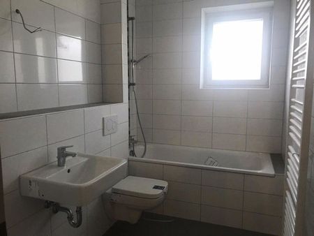 Modernisierte 3- Zimmer-Wohnung mit Balkon - Foto 5