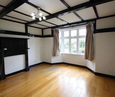 Newcombe Park, Mill Hill, NW7 - Photo 1