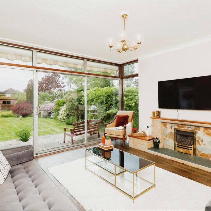 4 bedroom detached house to rent - Photo 1