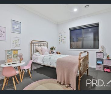 FOUR-BEDROOM STYLISH LIVING - Photo 5