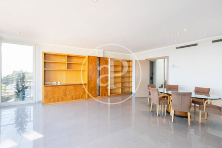 House for Rent in Sant Gervasi - Photo 2