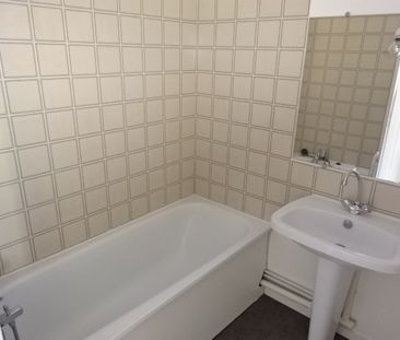 Location Appartement 2 pièces 46m² - Photo 3