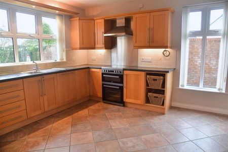 28 Tullymore Dale, Broughshane, Ballymena, BT43 7DD - Photo 5