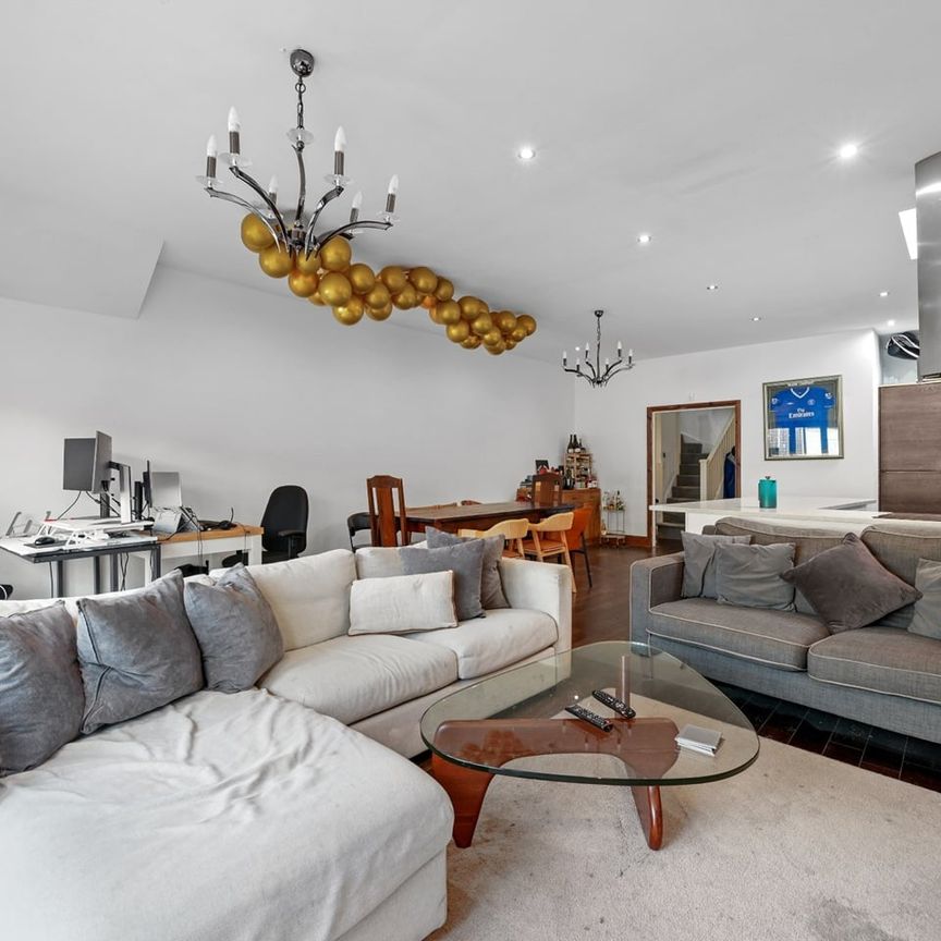 3 Bed End Terrace, Langthorne Street, SW6 - Photo 1