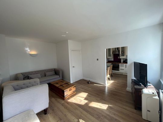 2 Bed Flat, Warwick Road, SW5 - Photo 1
