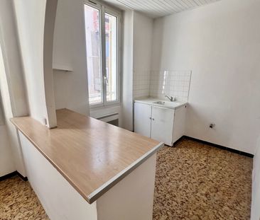 Appartement 2 pièces 34m2 MARSEILLE 3EME 465 euros - Photo 1