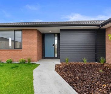 Near new family home not to be missed!! - Photo 5