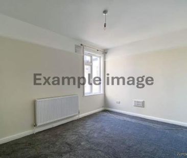 2 bedroom property to rent in Sutton - Photo 3