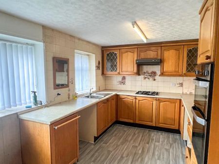 2 bedroom detached bungalow to rent - Photo 2