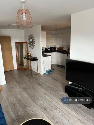 2 bedroom flat to rent - Photo 1