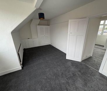 3 bedroom flat to rent - Photo 2