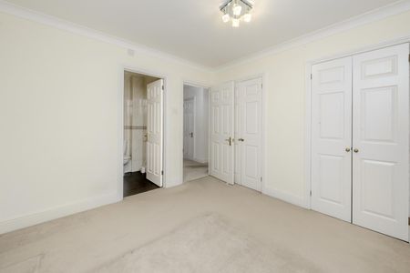 Devonshire House, Woodside Park Road, London - Photo 3