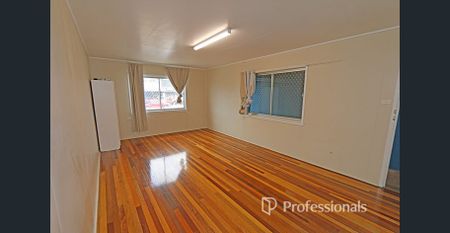 CLOSE TO THE ACTION - Photo 5