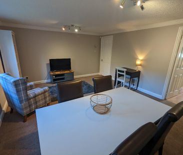 2 bedroom flat to rent - Photo 2