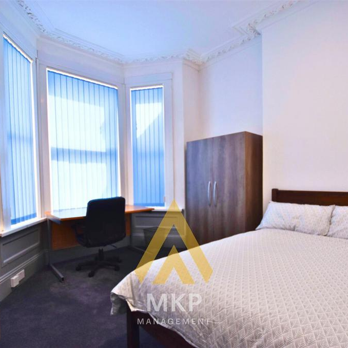 5 bedroom end of terrace house to rent - Photo 1