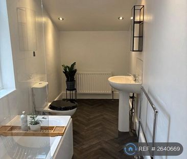 2 bedroom terraced house to rent - Photo 1