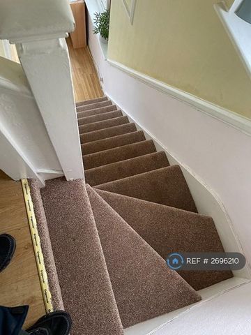 3 bedroom semi-detached house to rent - Photo 5