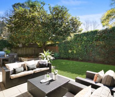 Gorgeous Character Home - Conveniently Located - Photo 5