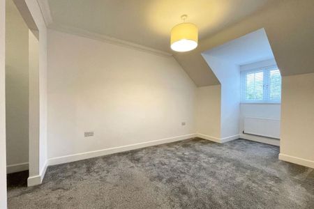 3 bedroom mews to rent - Photo 2