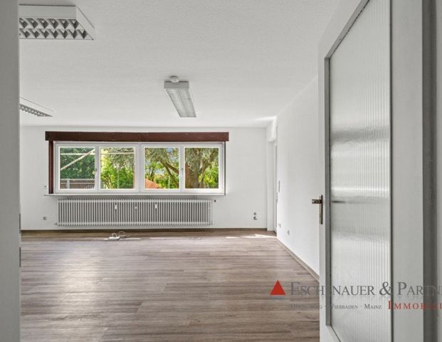 Wohnen trifft Natur - Großzügige Gartenwohnung mit Einbauküche - Photo 1