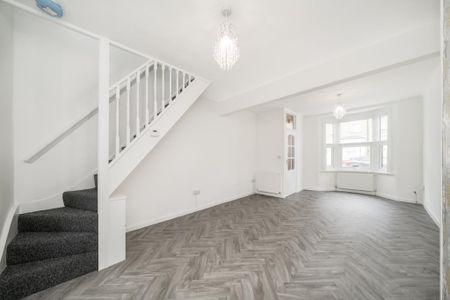 2 bedroom terraced house to rent - Photo 2