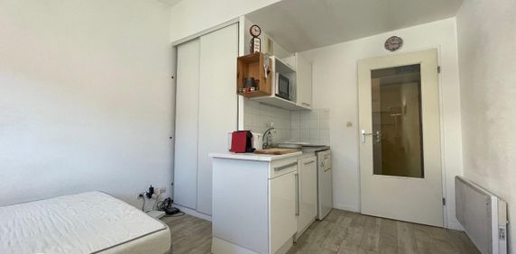 Location Appartement 1 pièce 18m² AVIGNON 84000 - Photo 2