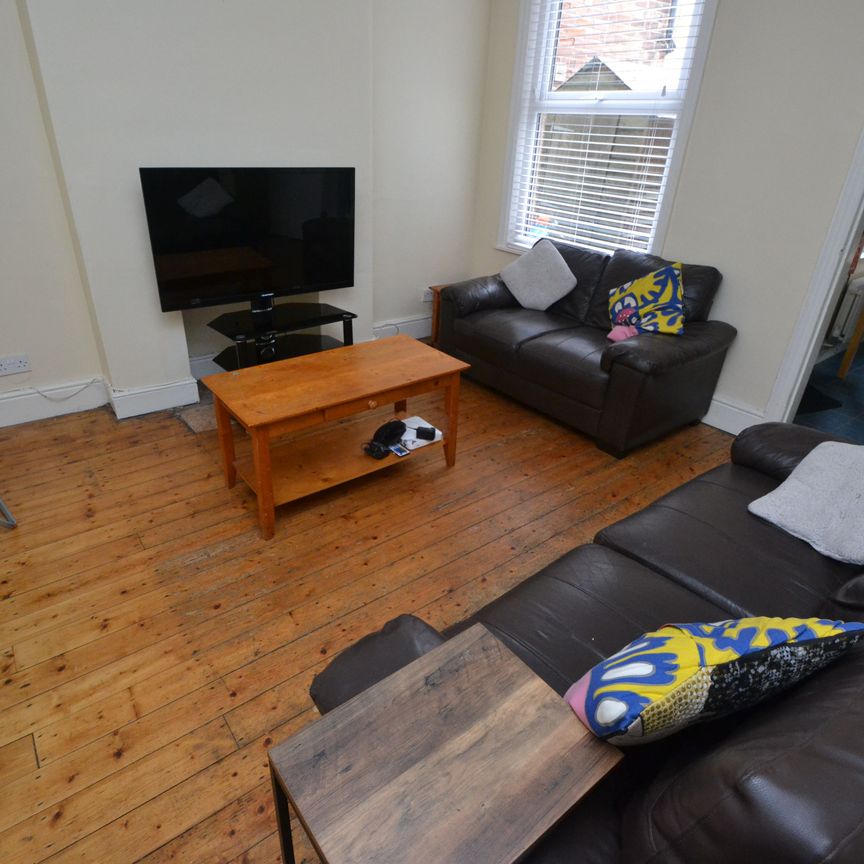 26 Dunlop Avenue, NG7 2BW, NOTTINGHAM - Photo 1