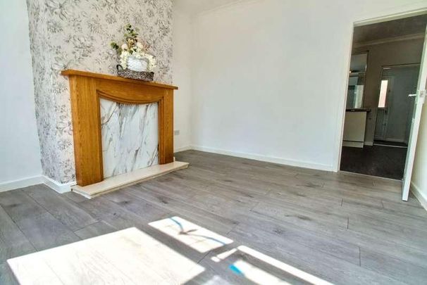 Gartons Lane, Clock Face, WA9 - Photo 1