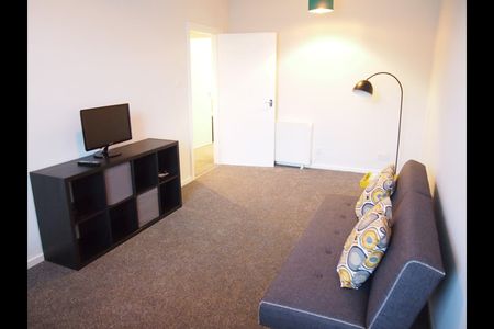1 Bed Flat, Canon Street, EH3 - Photo 2