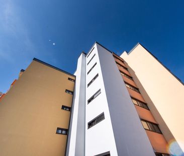 Charmante, möblierte 2-Zimmer-Wohnung mit Balkon im 2. Liftstock - Photo 2