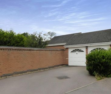 4 Bedroom House to Rent in Gillingham Road, Kettering, Northants, NN15 - Photo 1