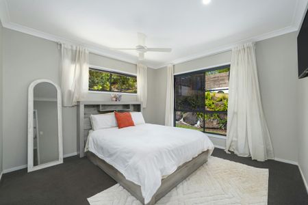 Beautiful Family Home Living - Photo 3