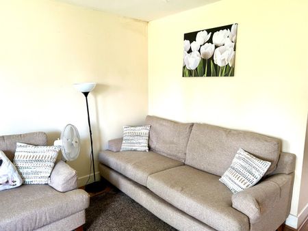 2 Bed Detached House, Nightingale Avenue, HA1 - Photo 2