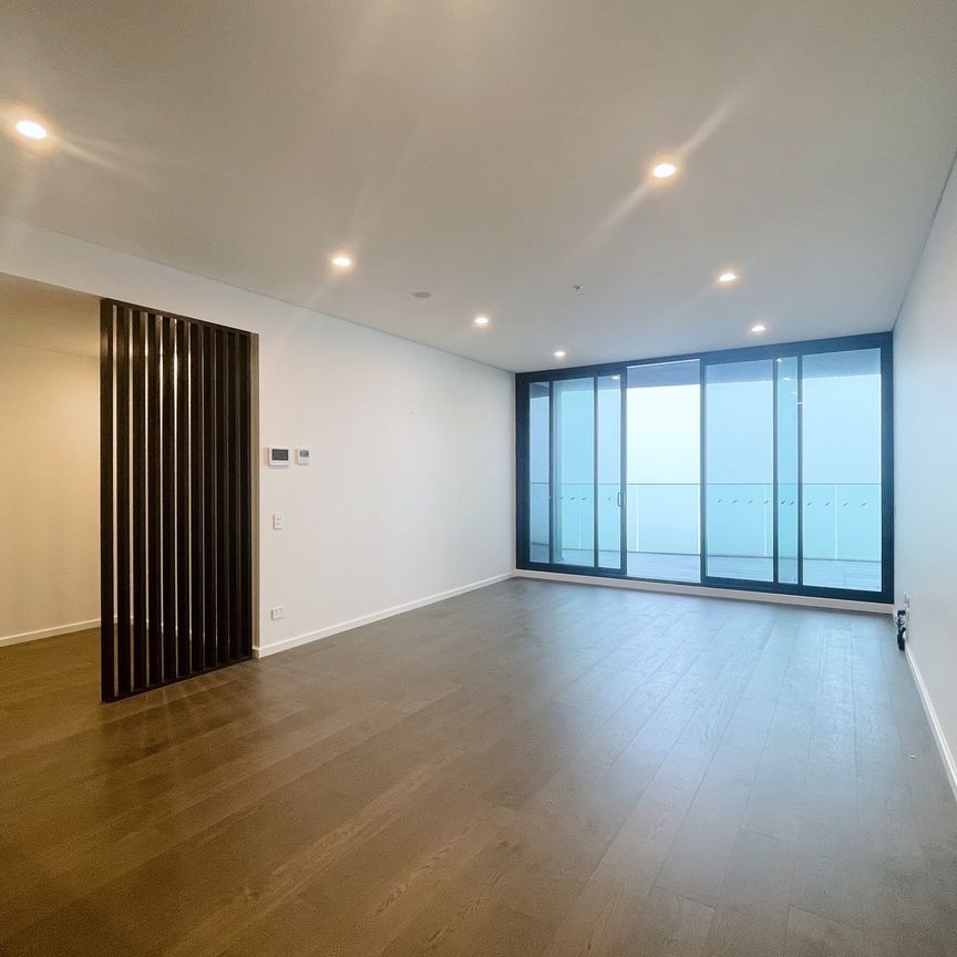 Brand New Luxury Apartment l The biggest two bedrooms !High level two bedrooms one study area l Breath taking city view with water and harbour bridge! - Photo 1