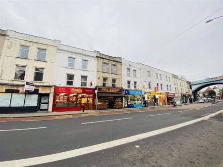 5 bedroom flat to rent - Photo 2